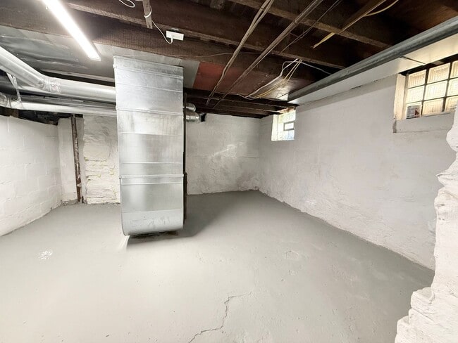 Building Photo - 1705 Martha St