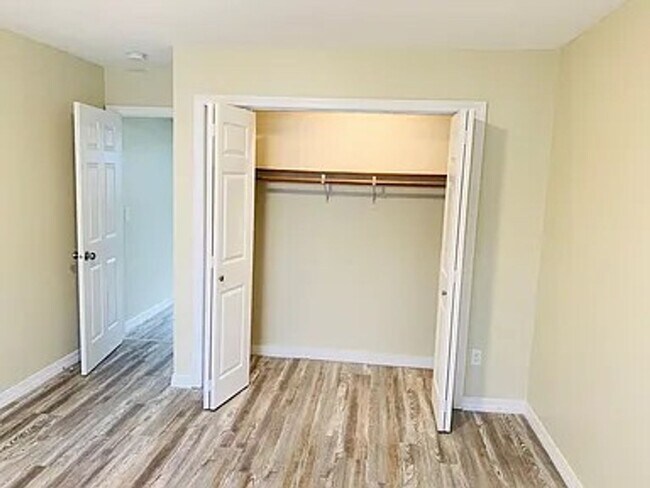 Building Photo - Spacious 2-Bedroom Apartment in Chicopee