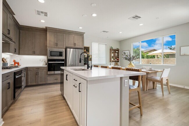 Building Photo - 81887 Via Encinitas