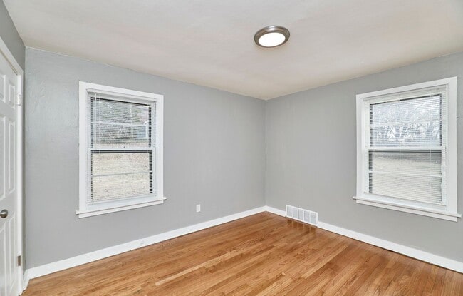 Building Photo - 7361 Melrose Ave