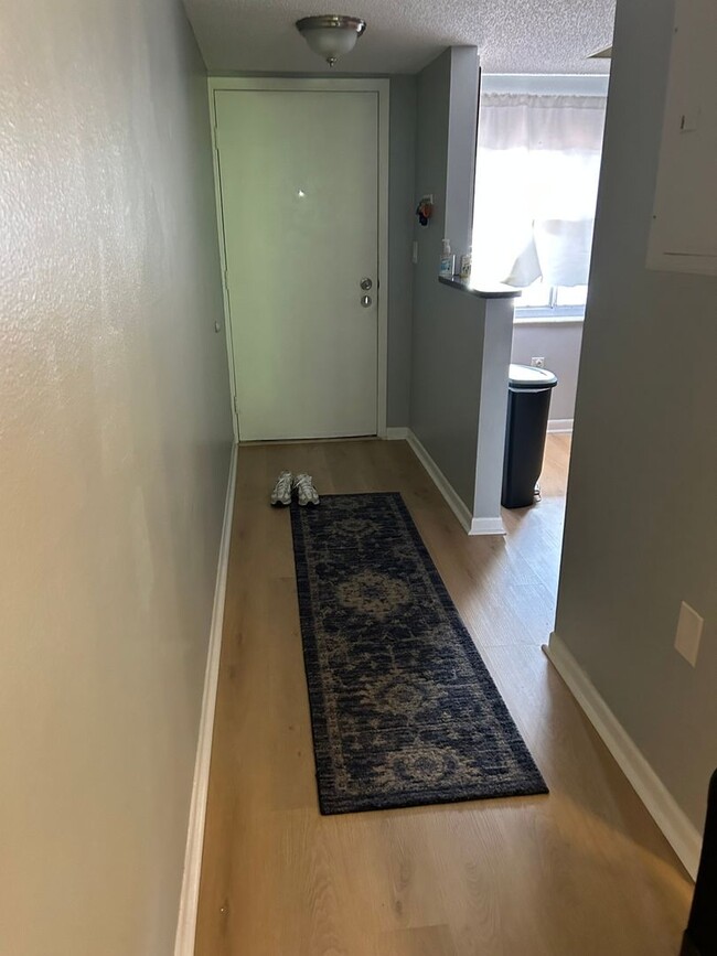 Primary Photo - Charming 2BR Condo in Clearwater