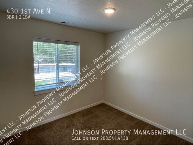 Building Photo - 430 1st Ave N
