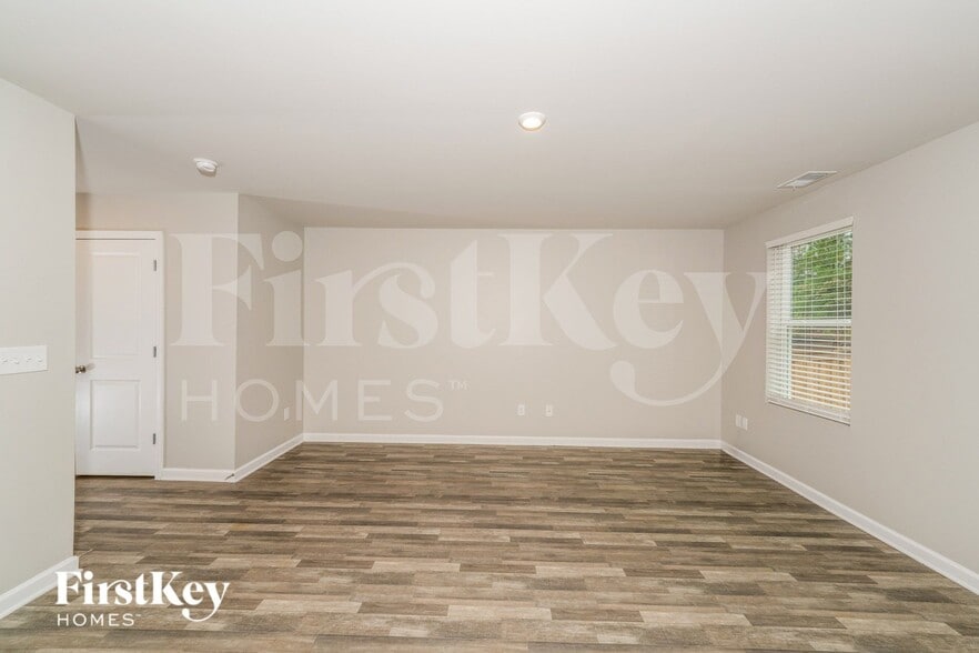 Building Photo - 40 Stevens Cv Dr