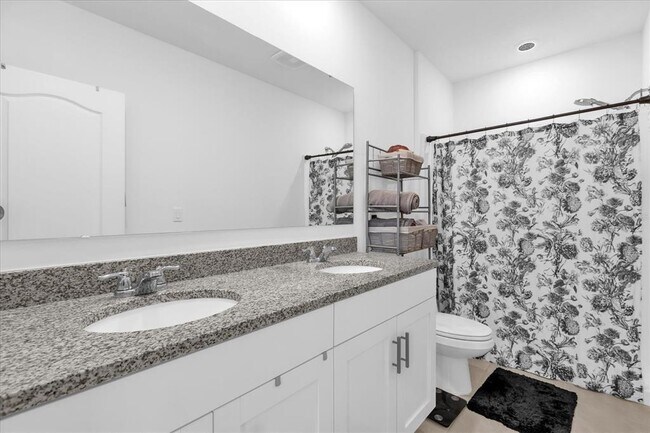 Building Photo - 110 Reena Dr