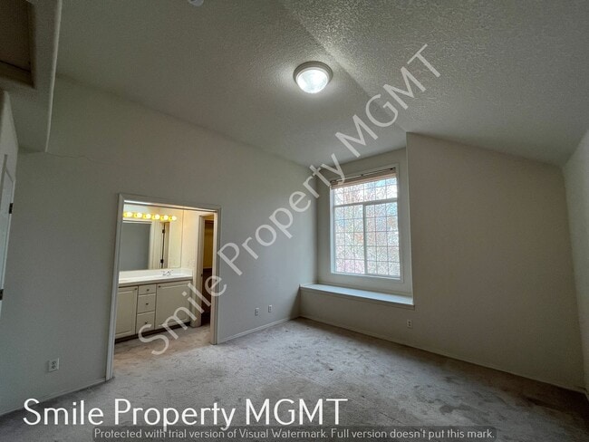 Building Photo - Spacious 4 Bedroom Home in Bethany