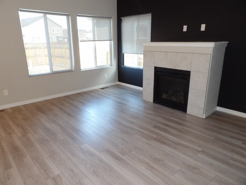 Building Photo - 10496 Kalama Dr