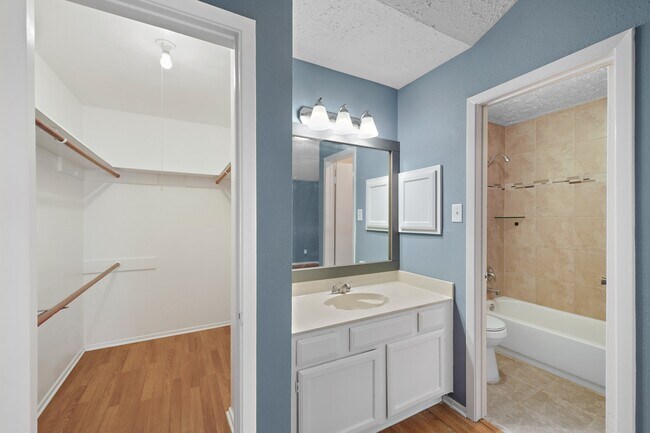 Building Photo - 7116 Haven Creek Dr