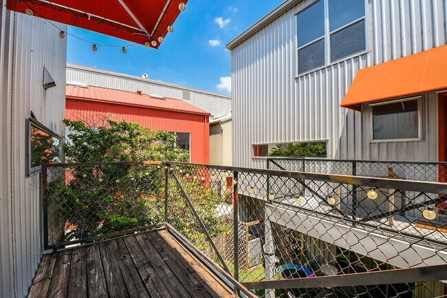 Building Photo - 824 Robin St