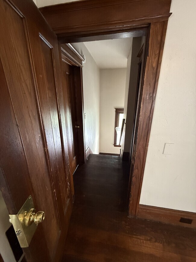 Building Photo - 65 Colvin St