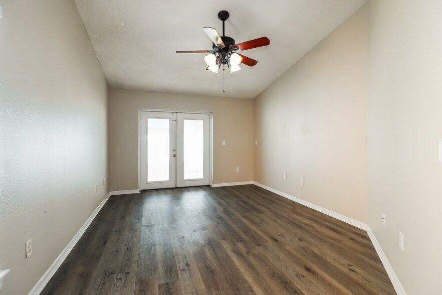 Building Photo - 1208 Sweet Gum Dr