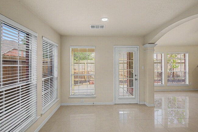 Building Photo - 2126 Highland Bay Ct