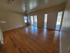 Building Photo - 8203 Park Ave SE