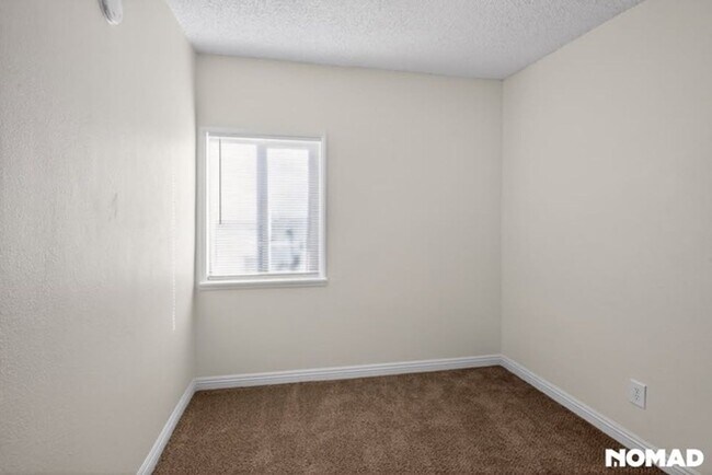 Building Photo - Charming 2 Bedroom 1 Bath Apartment For Rent