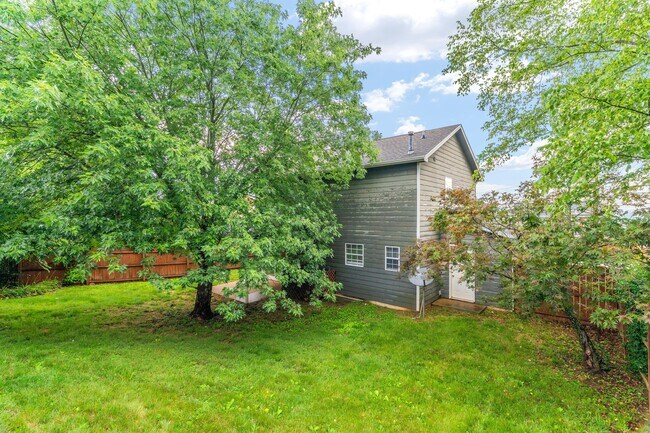 Building Photo - 2376 Wadsworth Dr