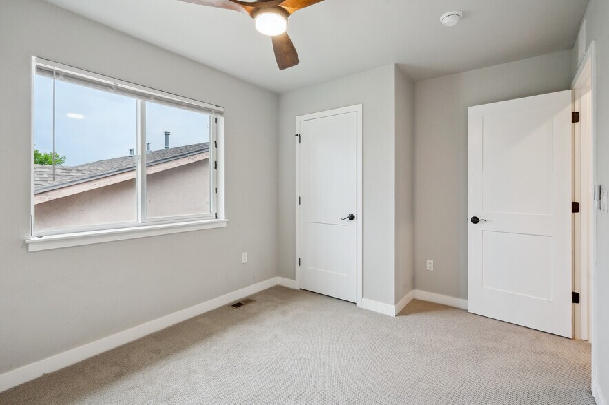 Building Photo - 2226 S Galapago St