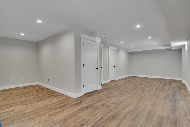 Building Photo - 27 Woodbine St
