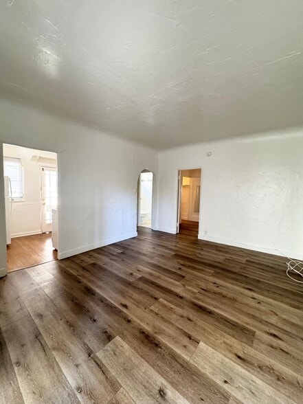 Building Photo - 808 2/5-805 N Poinsettia Pl