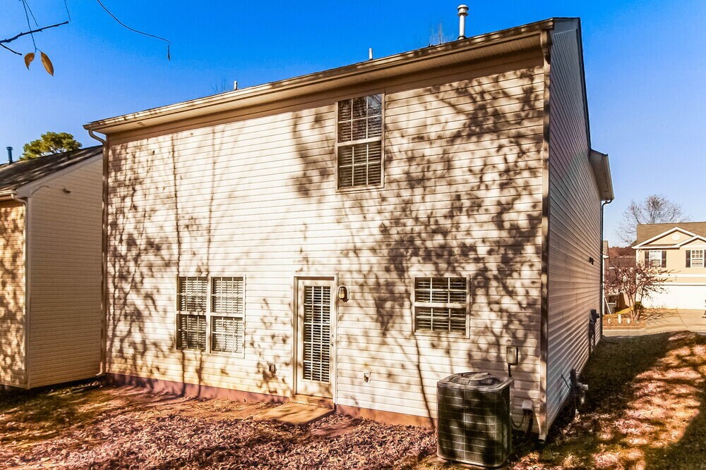 Building Photo - 5126 Grays Ridge Dr