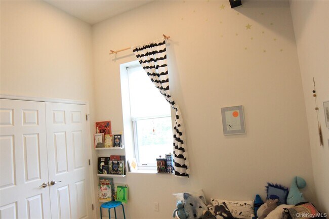 Building Photo - 217 Main St