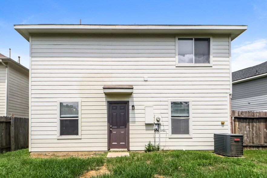 Building Photo - 33322 Cottonwood Bend