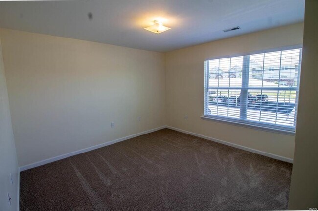 Building Photo - 1832 Piedmont Cir