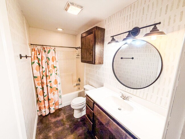 Building Photo - Fully Renovated Modern Farmhouse in Quiet Jennings