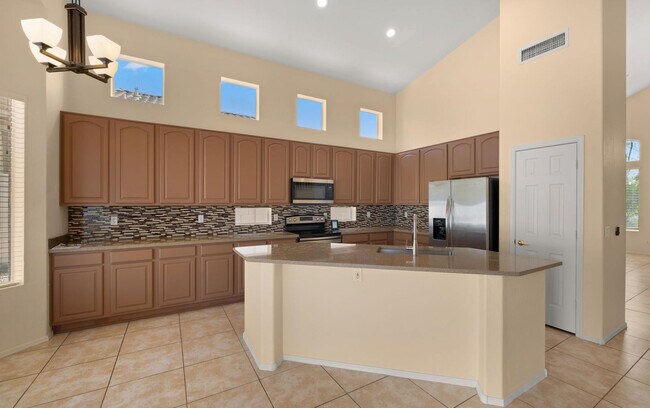 Building Photo - 7798 E Buteo Dr