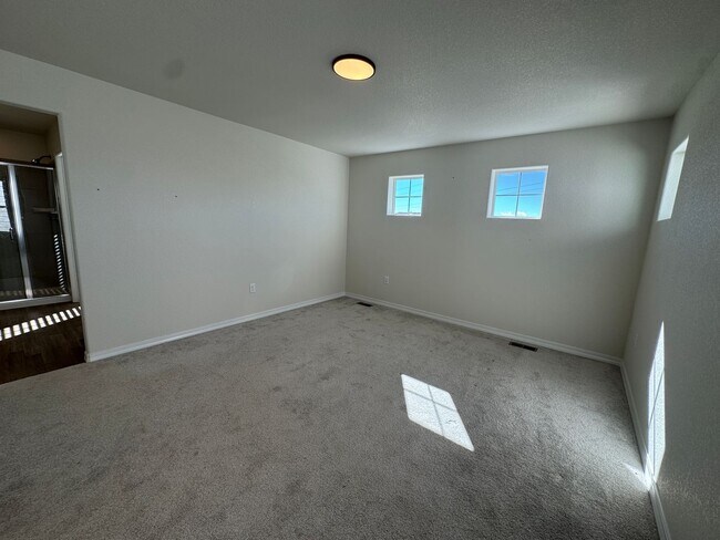 Building Photo - Spacious 3-Bedroom, 3-Bathroom Two-Story Home with Modern Finishes & Fenced Yard