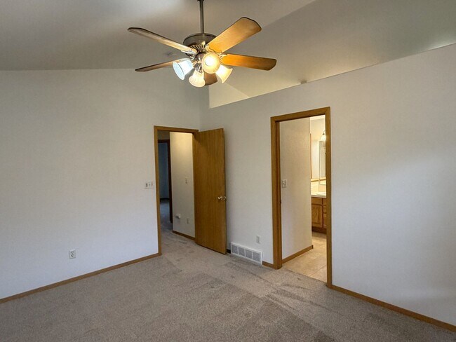 Building Photo - Elevated Living in Fort Collins – Stylish 3 Bed 3.5 Bath Home