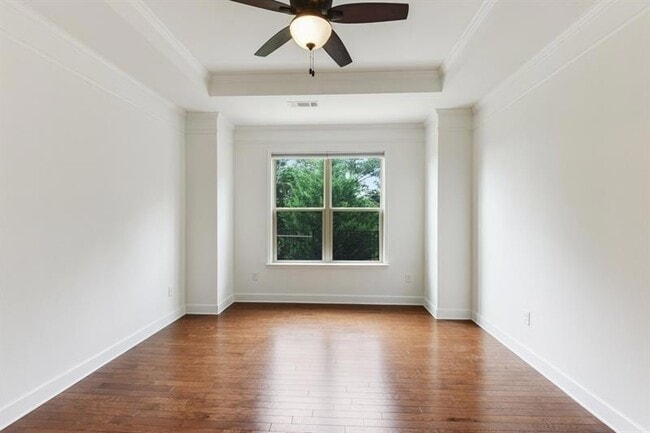 Building Photo - 2422 Norwood Dr SE