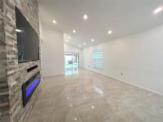 Building Photo - 955 NW 106th Ave Cir