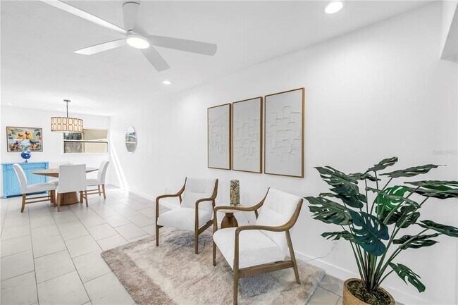 Building Photo - 111 Whispering Sands Cir