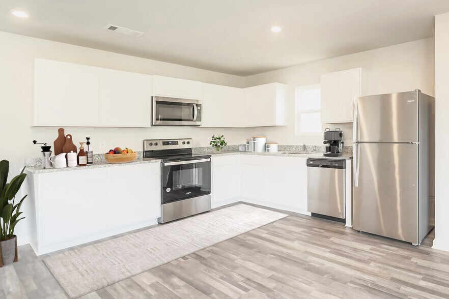 Building Photo - 639 Farmstead Trail