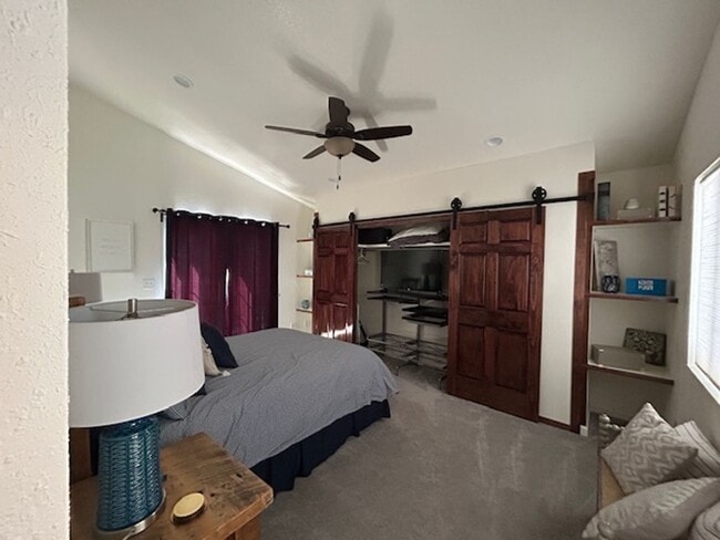 Building Photo - 3 bed / 2 bath furnished home.  6 month rental