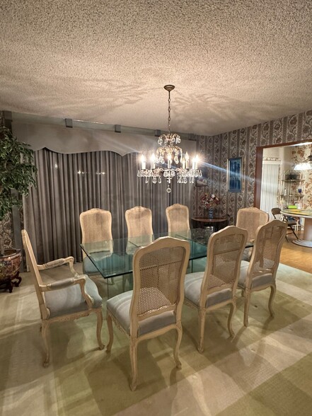 Dining room - 6253 Warner Dr