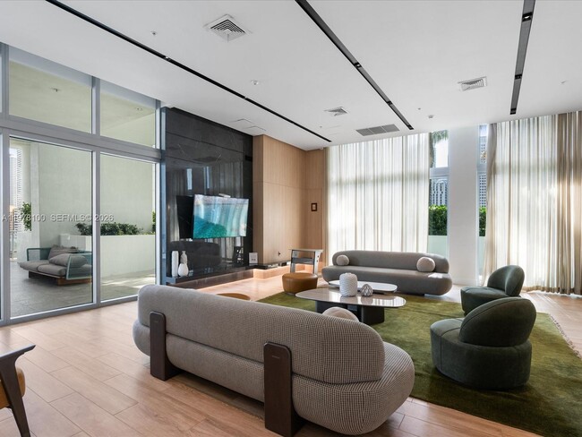 Building Photo - 90 SW 3rd St