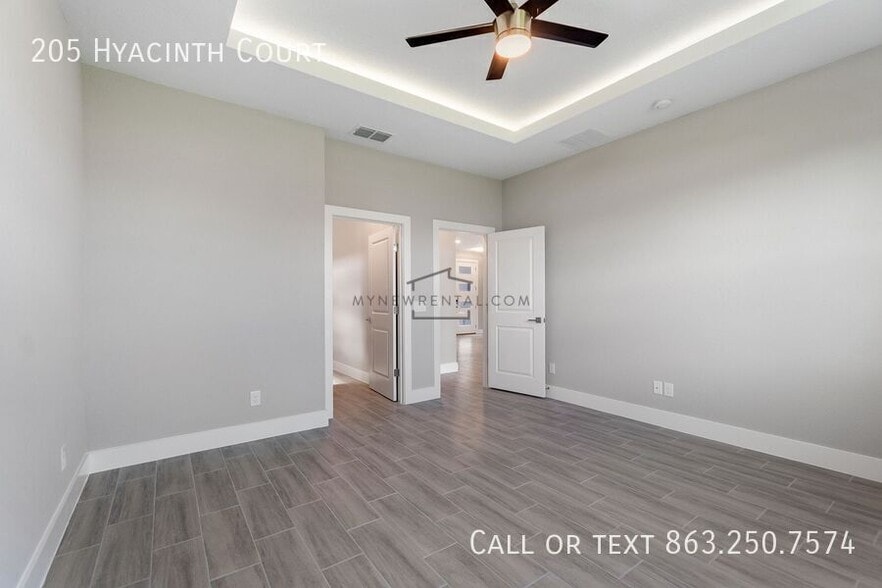 Building Photo - 205 Hyacinth Ct