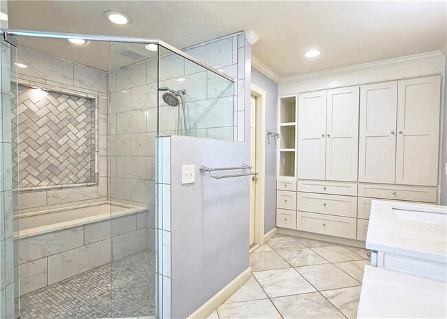 Building Photo - 5652 River Oaks Pl NW