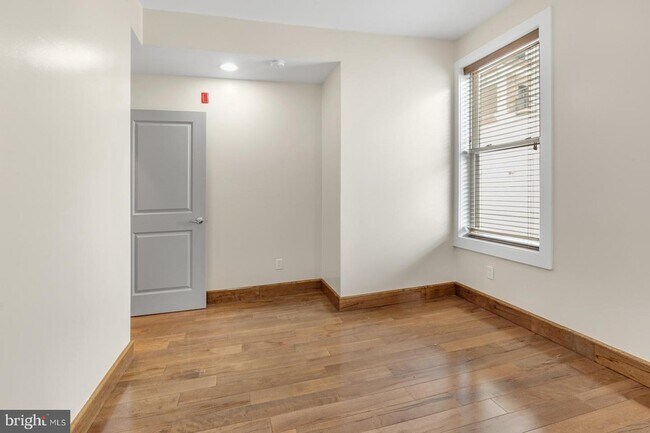 Building Photo - 1241 Buttonwood St