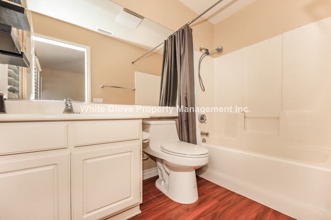 Building Photo - 2 Bedroom Tustin Ranch Condo