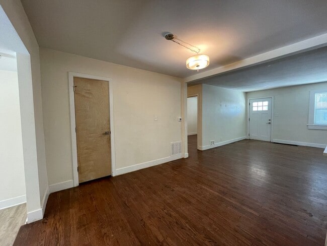 Building Photo - $0 DEPOSIT OPTION! 3 BED/2 BATH IN DELMAR PARKWAY