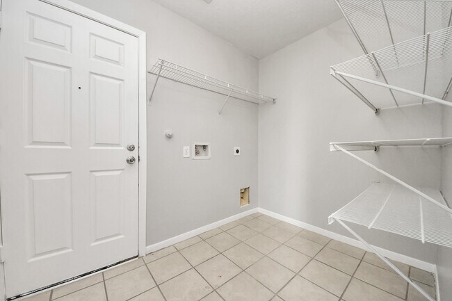 Building Photo - 6446 Mountain Pines Ln