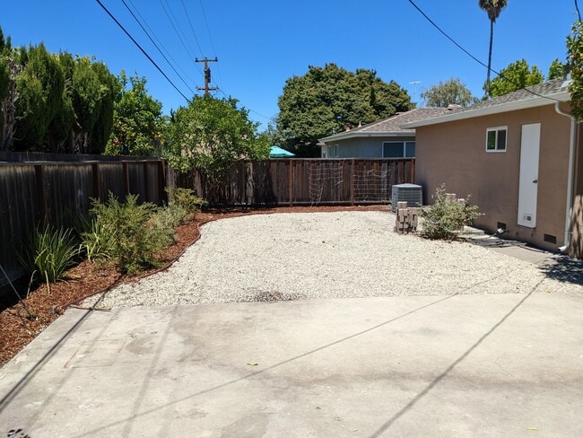 Building Photo - Remodeled 4 Bed 2 Bath Sunnyvale Home - Sp...