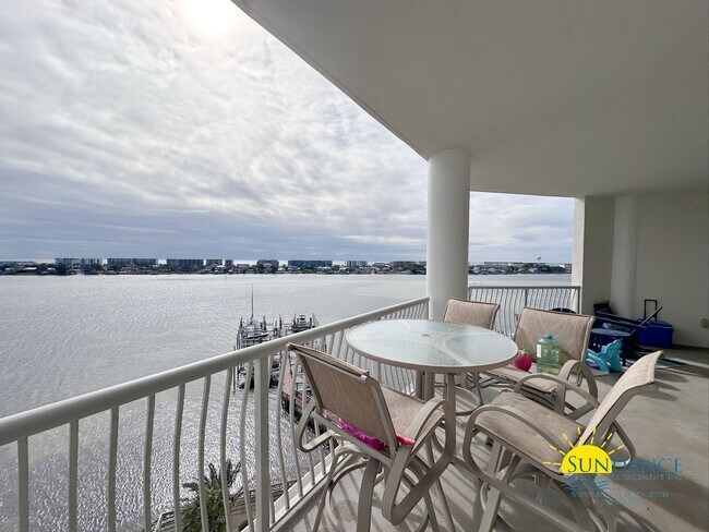 Building Photo - Stunning Waterfront 3 Bedroom Condo at Presidio Yacht Club!