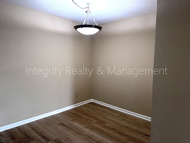 Building Photo - 13095 W Cedar Dr
