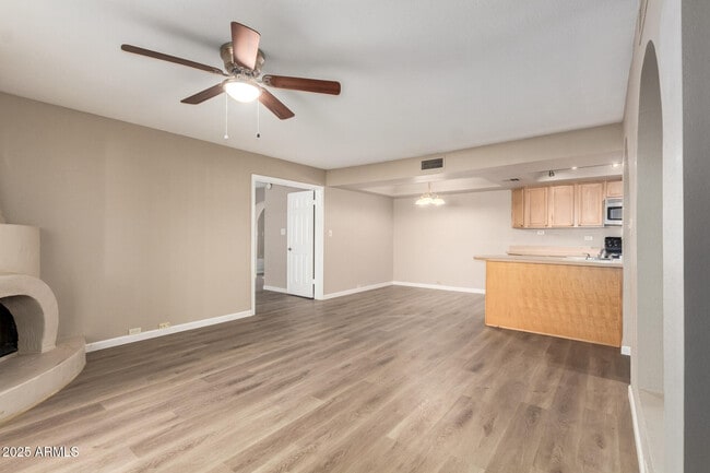 Building Photo - 10410 N Cave Creek Rd