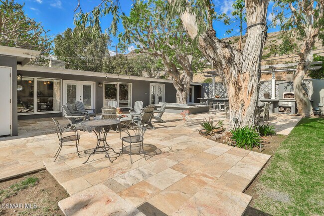 Building Photo - 31944 CA-1