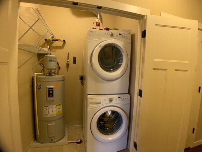 Building Photo - 45 Central Unit - 2 Bedrooms, 2 baths, 988 Sq. Ft.