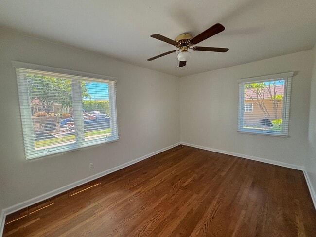 Building Photo - Clean and comfortable 3 bedroom available ...