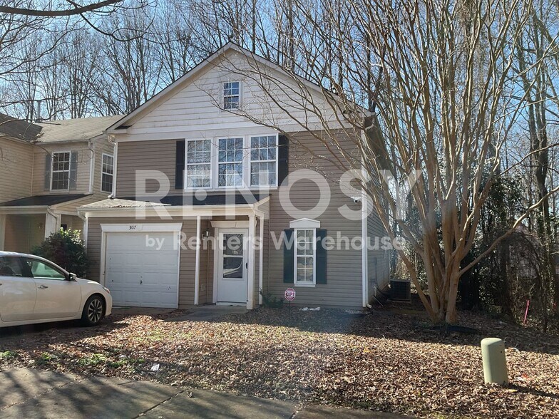 Building Photo - 3107 Meadow Knoll Dr